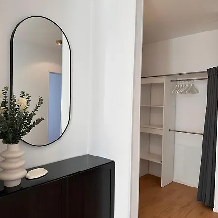 Stylish Oasis Near Frankfurt With Sauna And Sunny Garden, 2 Bedrooms Appartamento Bickenbach (Hessen)