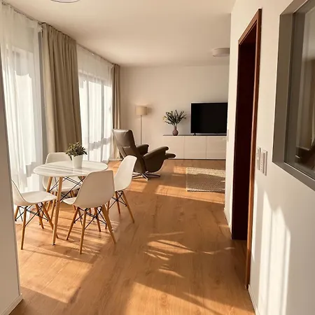 Stylish Oasis Near Frankfurt With Sauna And Sunny Garden, 2 Bedrooms Appartamento Bickenbach (Hessen)
