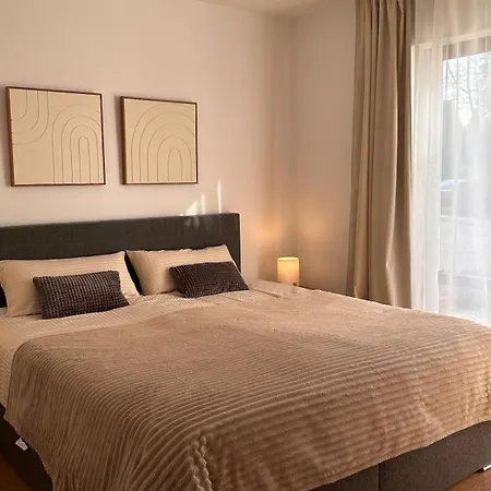 Stylish Oasis Near Frankfurt With Sauna And Sunny Garden, 2 Bedrooms Appartamento *