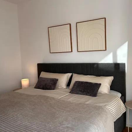 Stylish Oasis Near Frankfurt With Sauna And Sunny Garden, 2 Bedrooms Bickenbach (Hessen)