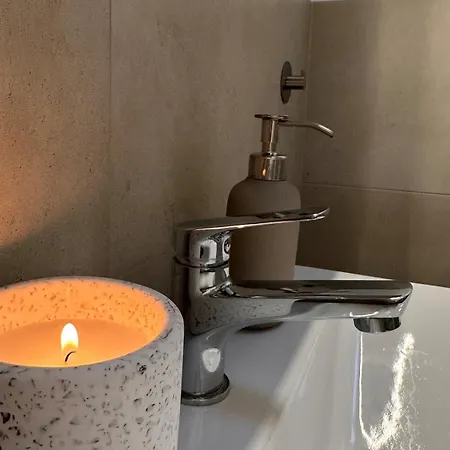 Stylish Oasis Near Frankfurt With Sauna And Sunny Garden, 2 Bedrooms Appartamento Bickenbach (Hessen)